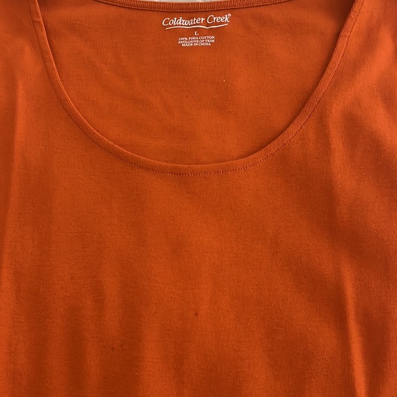Lace trimmed hem on Burnt orange tank - Picture 6 of 6